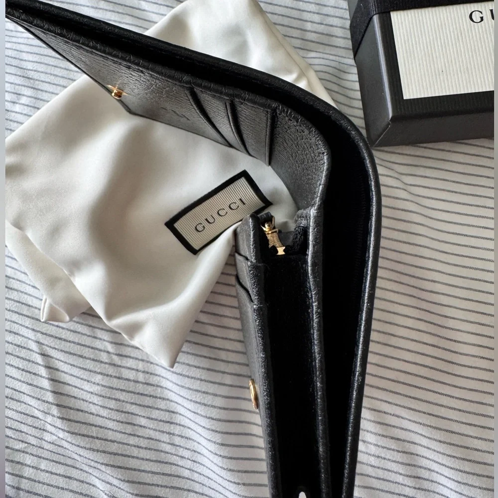Gucci Black Pebbled Leather Wallet with Gold Double G